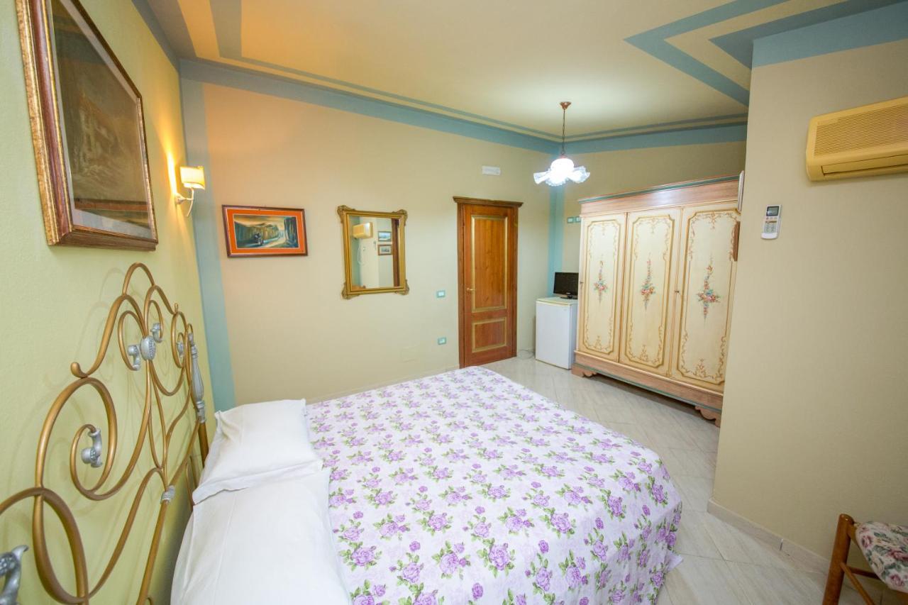 Hotel "San Saena " Radhimë Exterior foto
