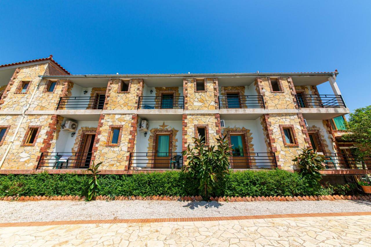 Hotel "San Saena " Radhimë Exterior foto